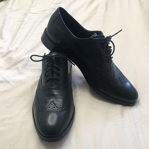 Classic black Cole Haan wingtip oxfords, Size 9.5